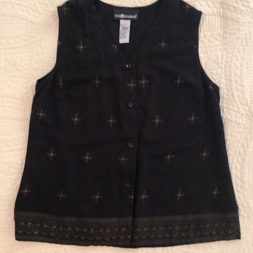 Women’s sleeveless blouse, size medium